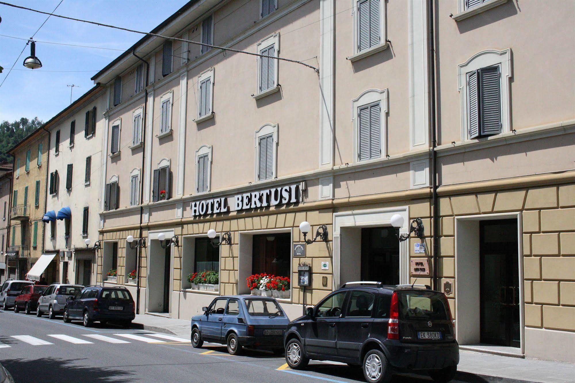 Hotel Bertusi بوريتا تيرمي المظهر الخارجي الصورة