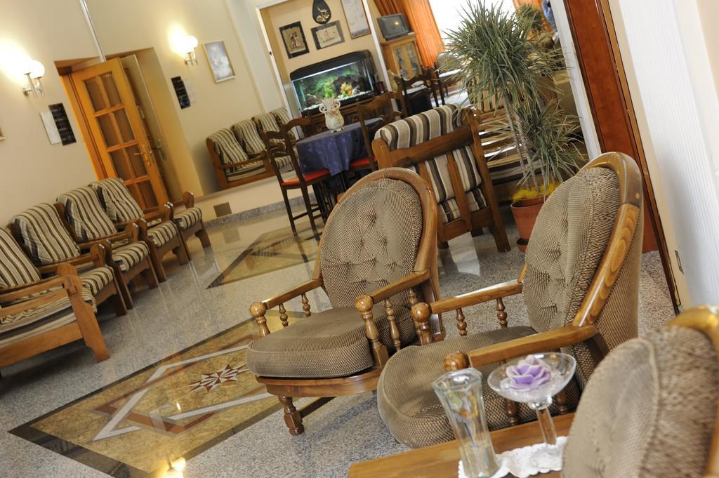 Hotel Bertusi بوريتا تيرمي المظهر الخارجي الصورة